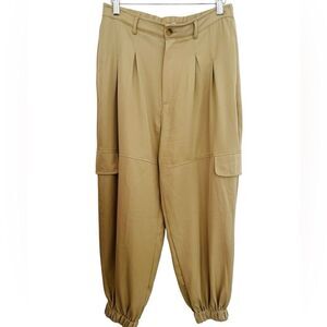HYFVE tan elastic waistband pleated front cargo style joggers size L.